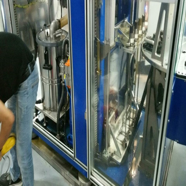 CYH(5.5-9.5KW)係（xì）列三相工業吸塵器使用現場